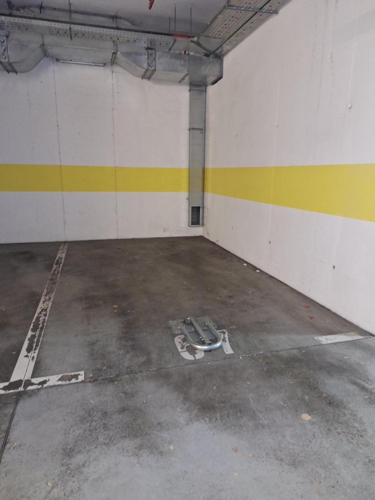 Apartman Lory, Zagreb, Downtown, With Own Parking In The Garage ภายนอก รูปภาพ