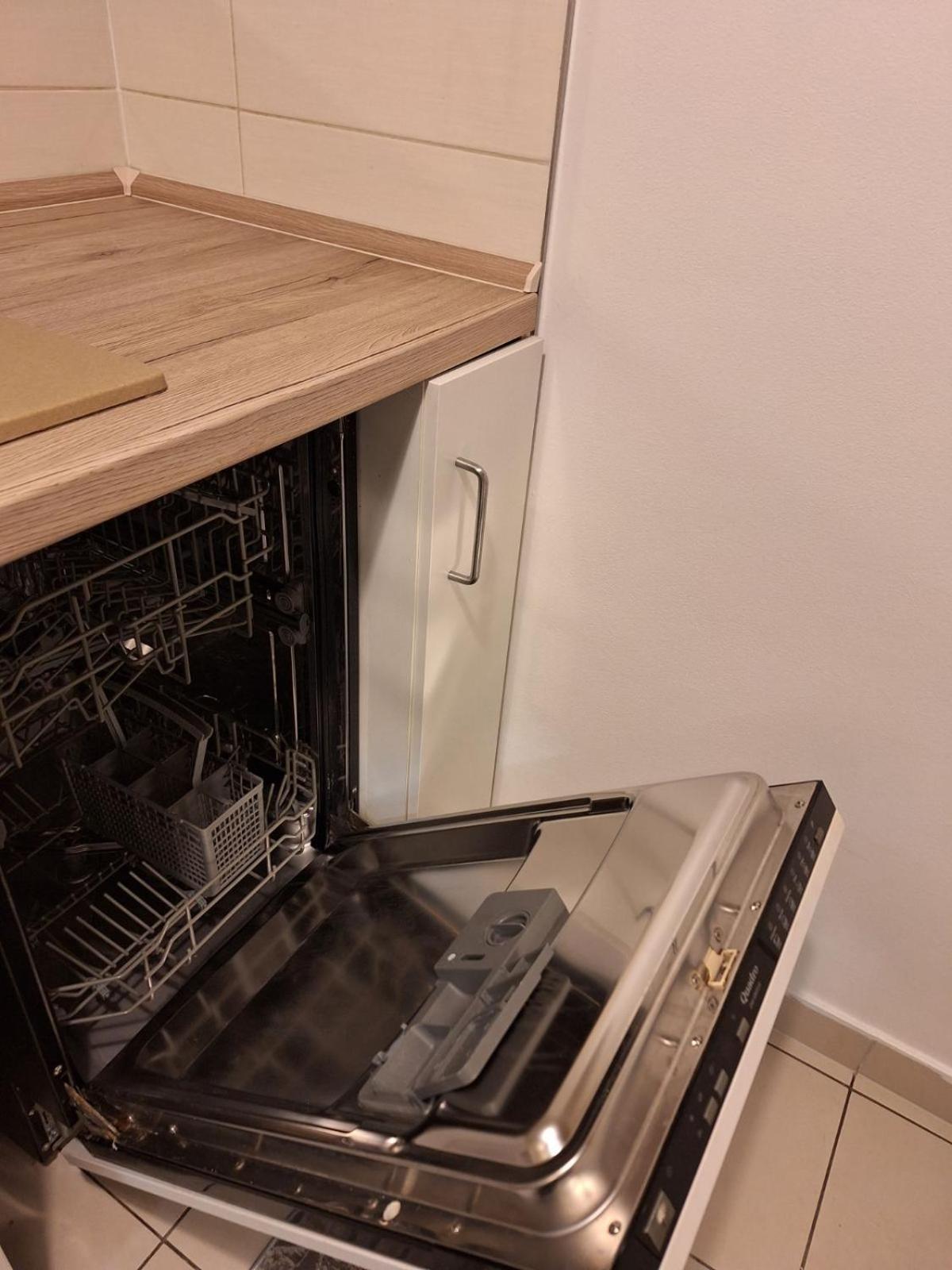 Apartman Lory, Zagreb, Downtown, With Own Parking In The Garage ภายนอก รูปภาพ
