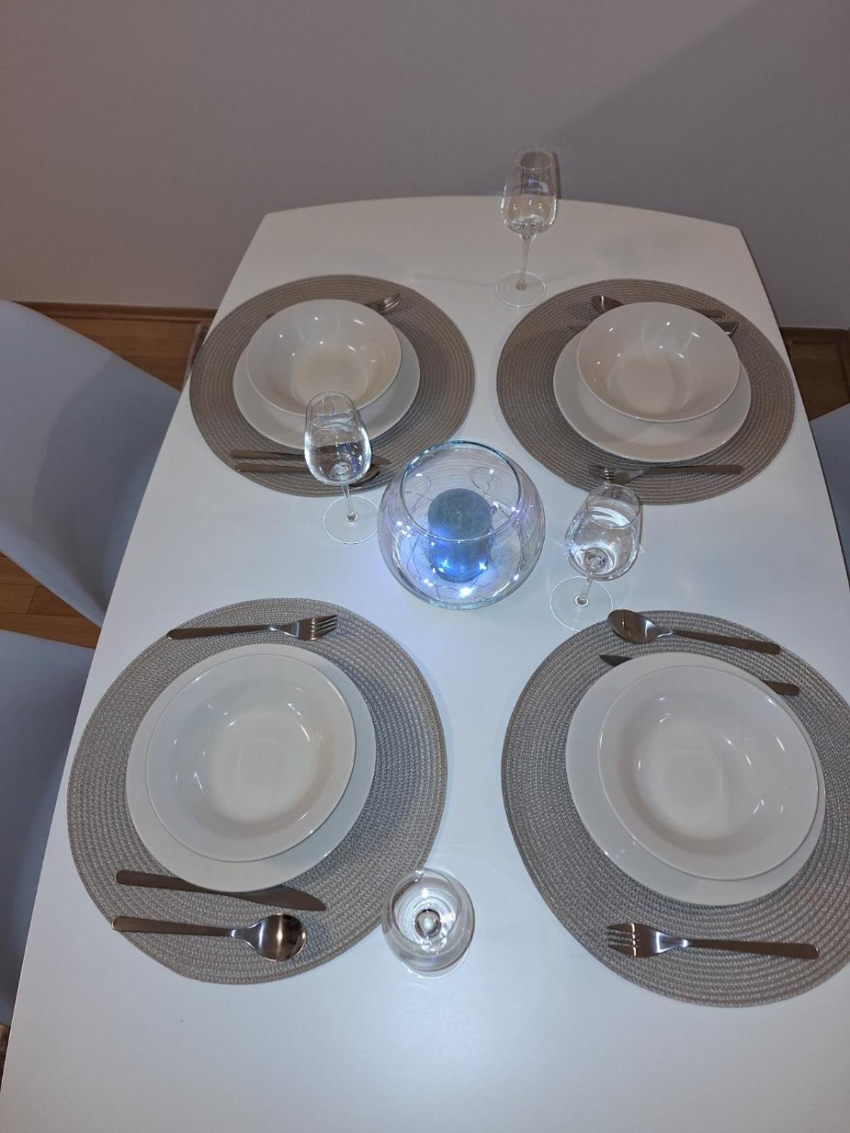 Apartman Lory, Zagreb, Downtown, With Own Parking In The Garage ภายนอก รูปภาพ