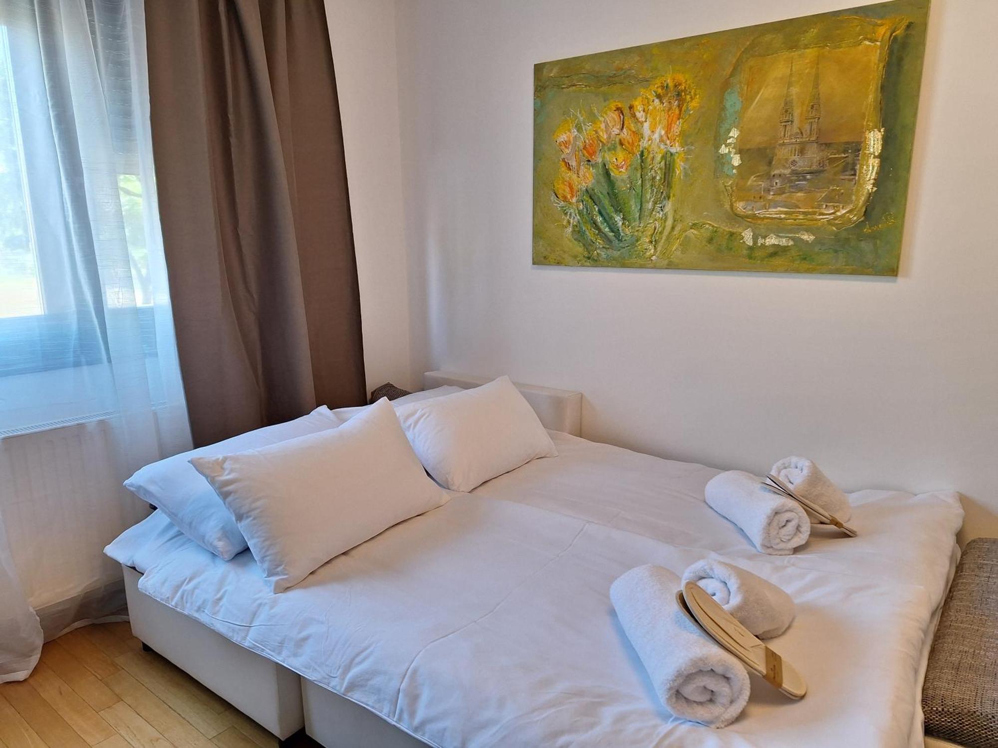 Apartman Lory, Zagreb, Downtown, With Own Parking In The Garage ภายนอก รูปภาพ