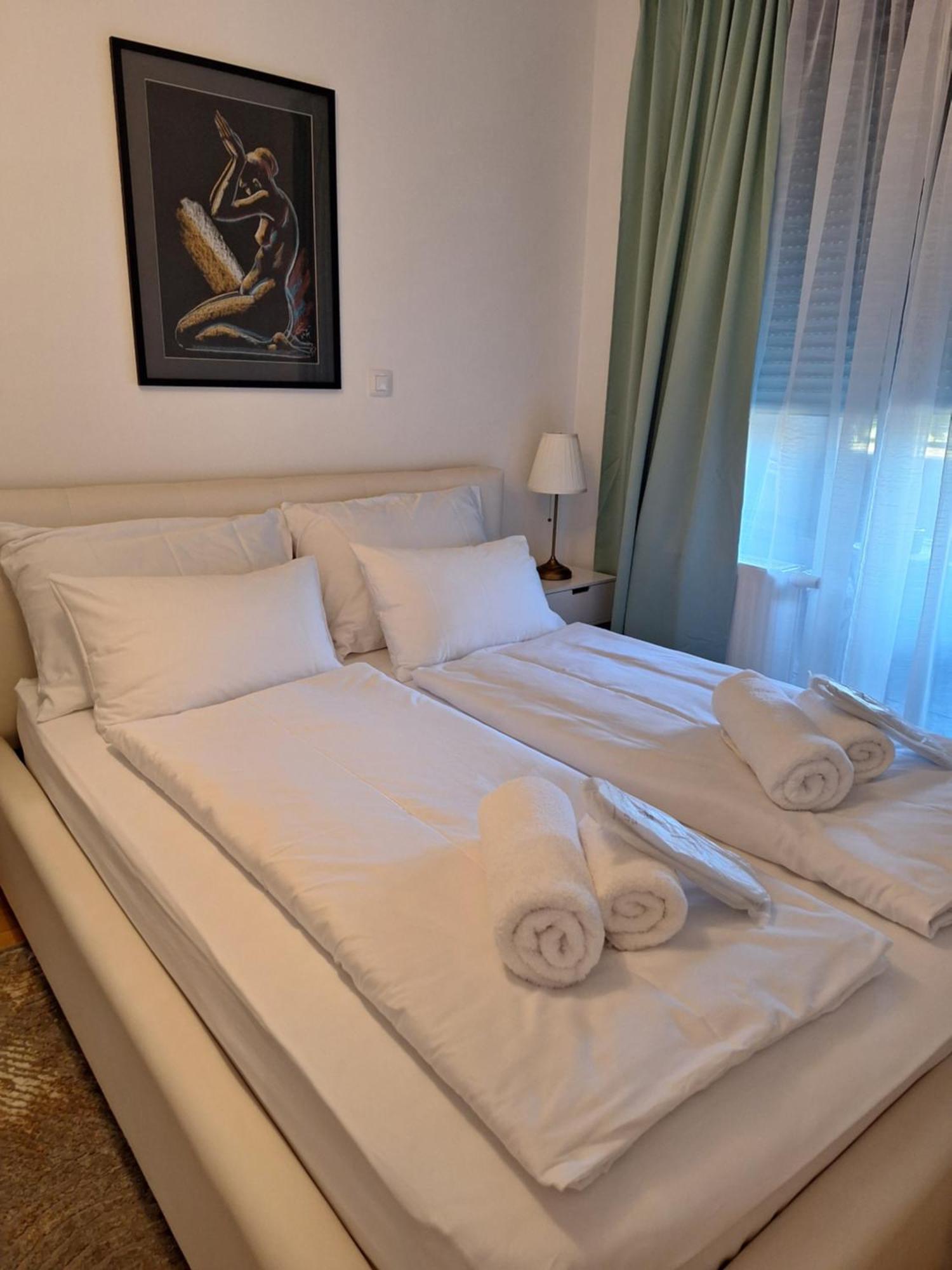 Apartman Lory, Zagreb, Downtown, With Own Parking In The Garage ภายนอก รูปภาพ