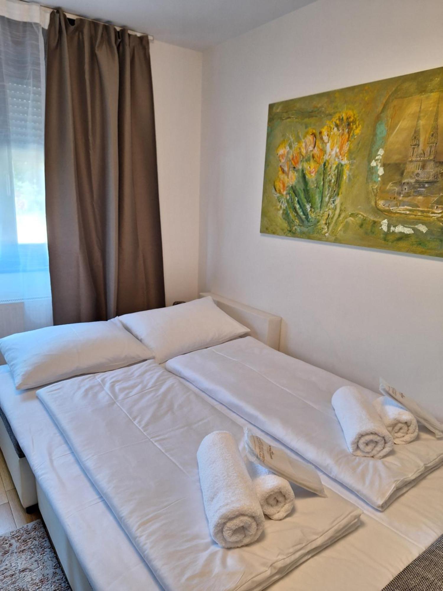 Apartman Lory, Zagreb, Downtown, With Own Parking In The Garage ภายนอก รูปภาพ